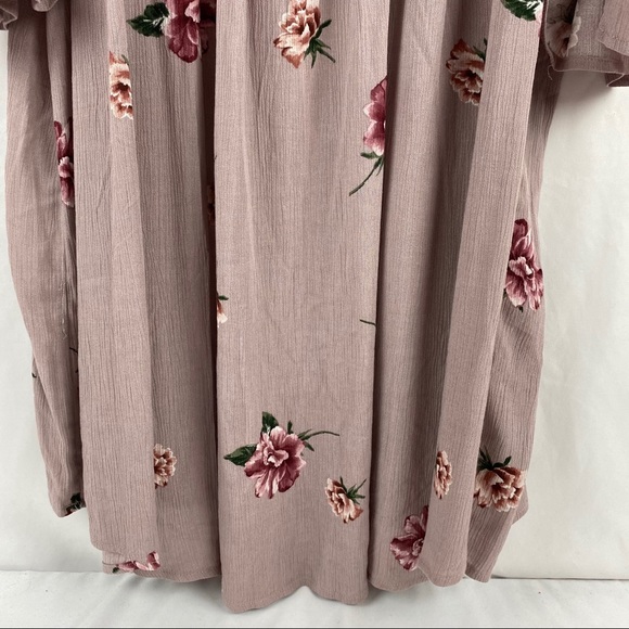 Torrid Lilac Crinkle Gauze Cold Shoulder Blouse - Picture 6 of 8